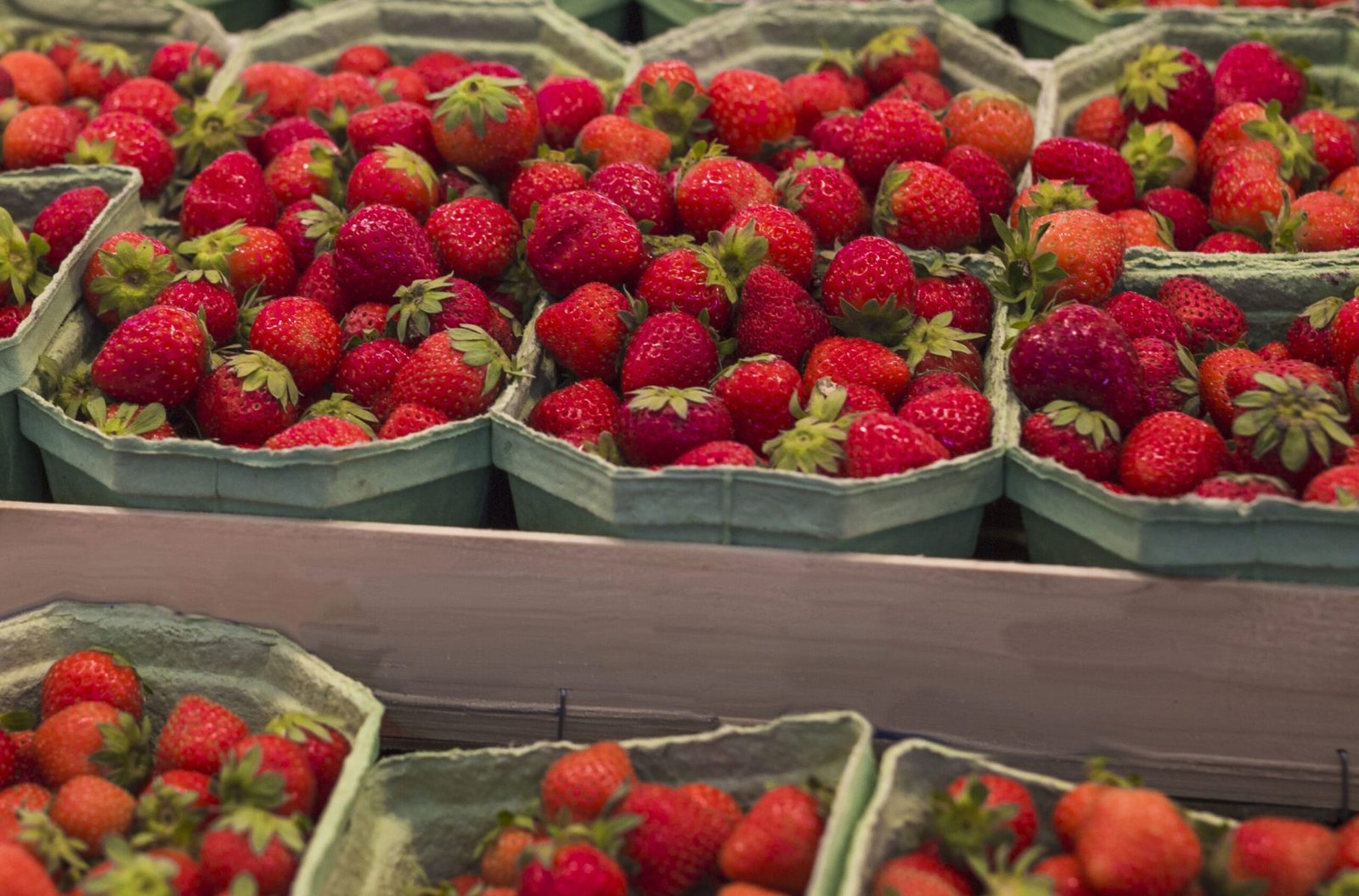 close-up-ripe-strawberries-display-case